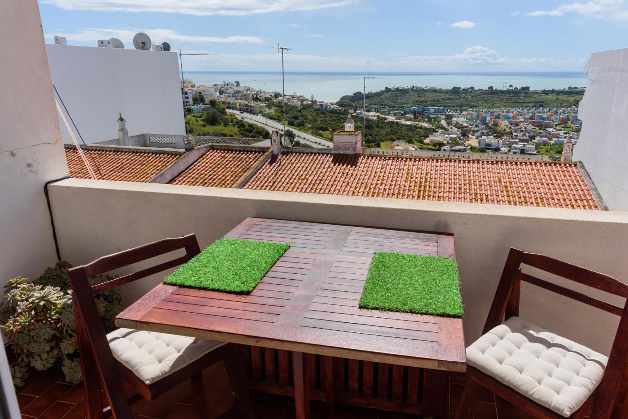 Hillside Studio With Sea View & Fibre Internet Albufeira Bagian luar foto