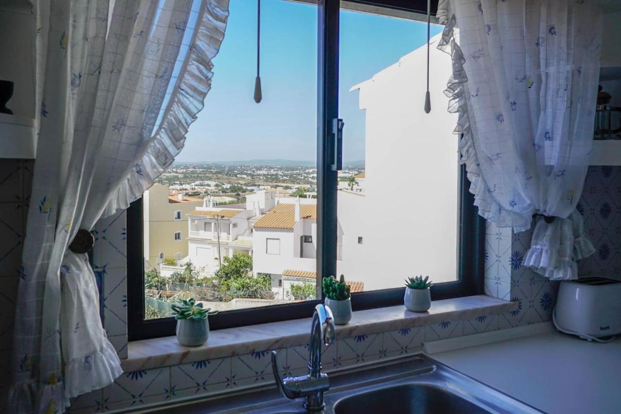 Hillside Studio With Sea View & Fibre Internet Albufeira Bagian luar foto